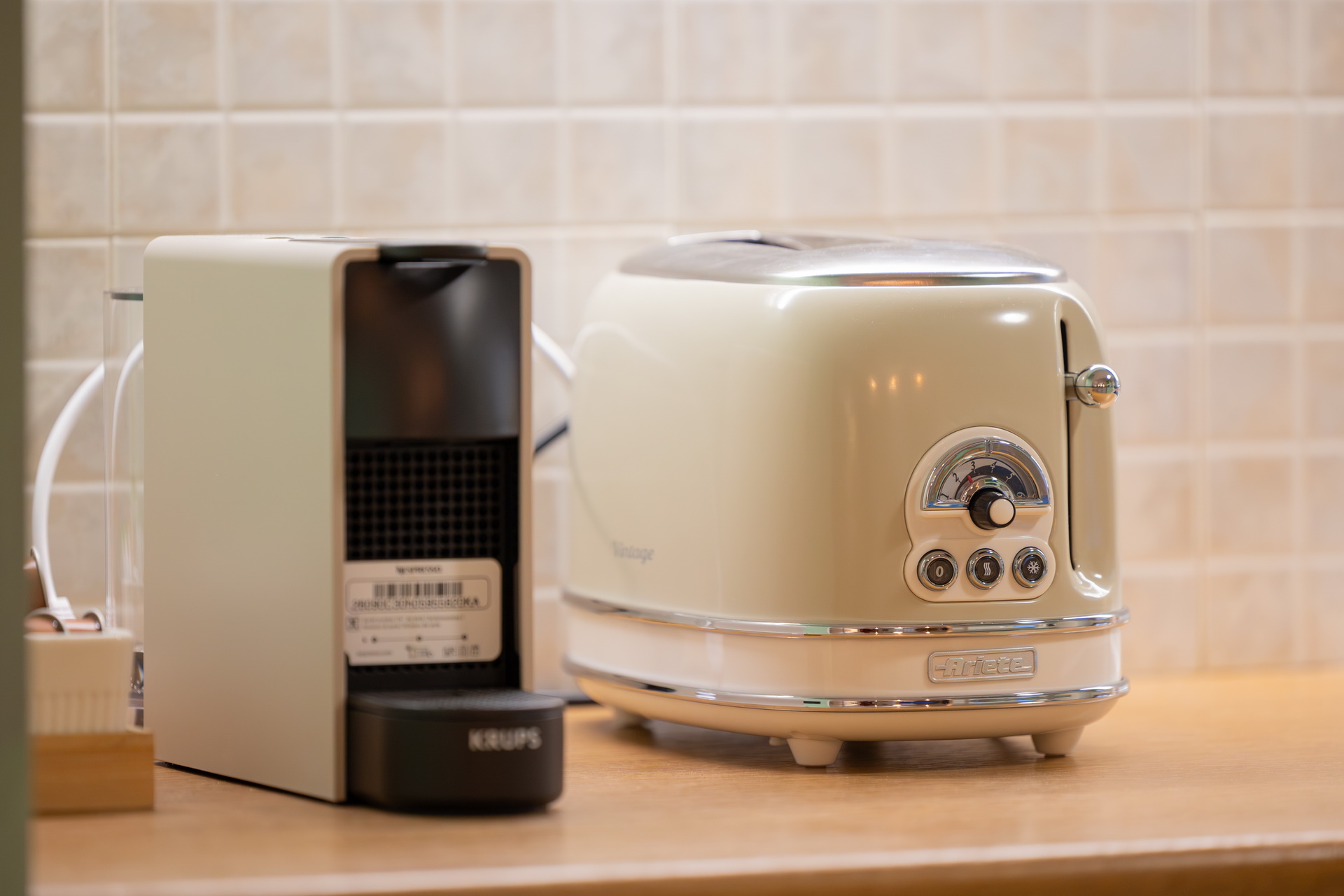 Coffee machine and vintage toaster